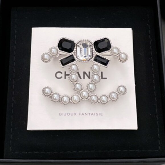 Chanel brooch - Picture 4 of 5